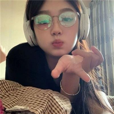 草裙春色